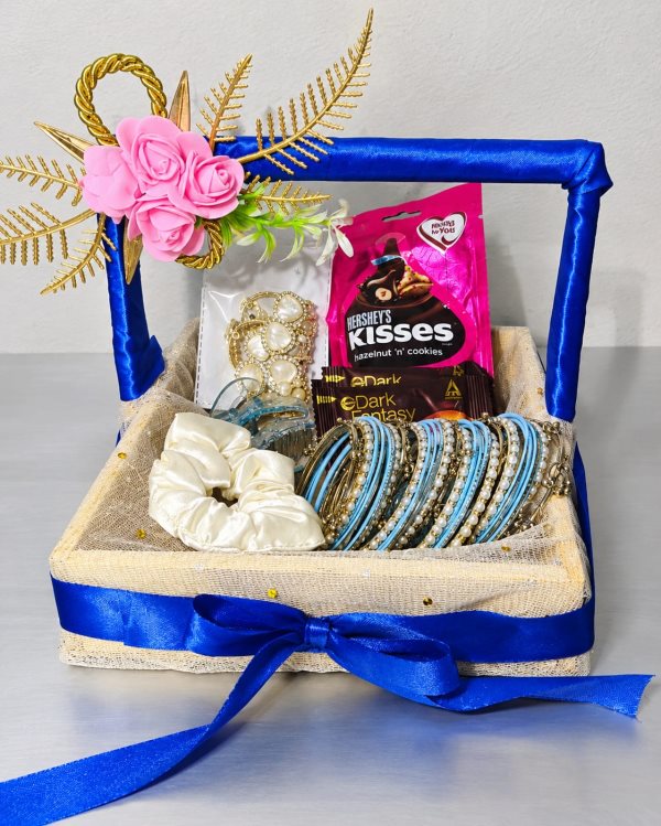 Premium Gift Hamper for Her, Premium Gift Hamper for Girlfriend, Premium Gift Hamper for Sister,
